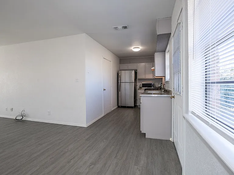 1341 E 142nd St S — Photo 10