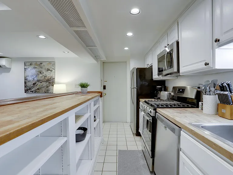 400 Seward Sq SE #B2 — Photo 9