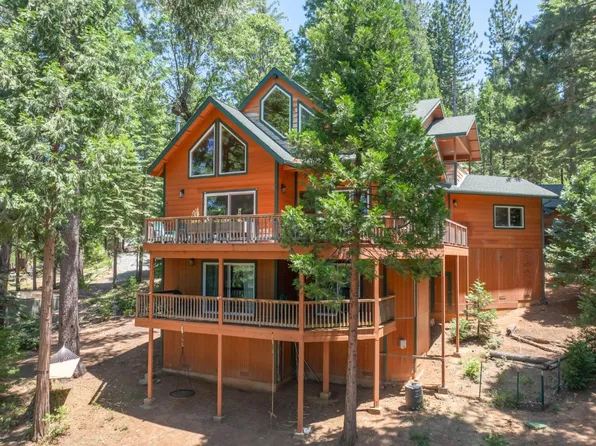 2642 Innsbruk Dr, Arnold, CA 95223