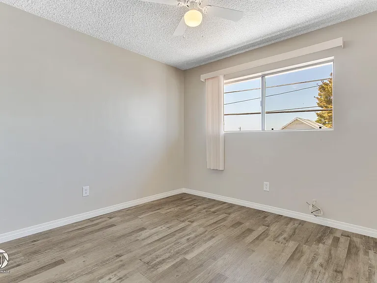 224 E St — Photo 17