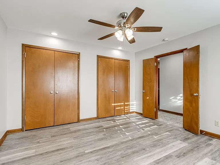 421 Foreman Ave — Photo 7