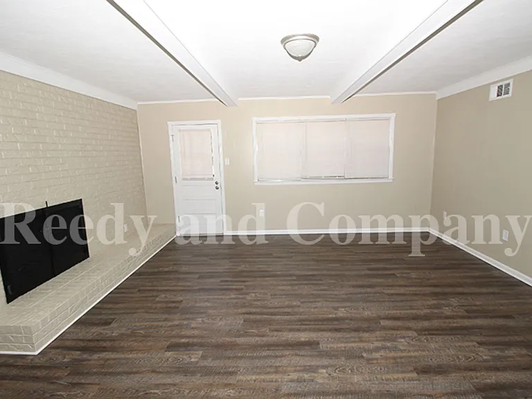 3235 Fox Chase Dr — Photo 9