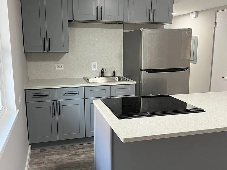 124 Douglas Ave #4 — Photo 1