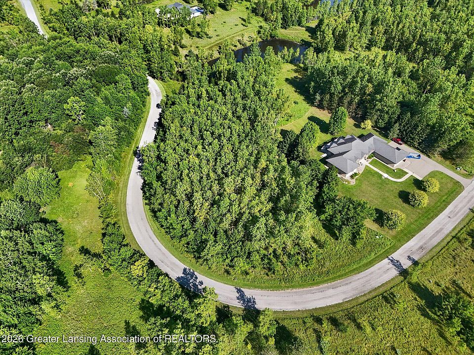 1st image of 101 Daggertail Ln