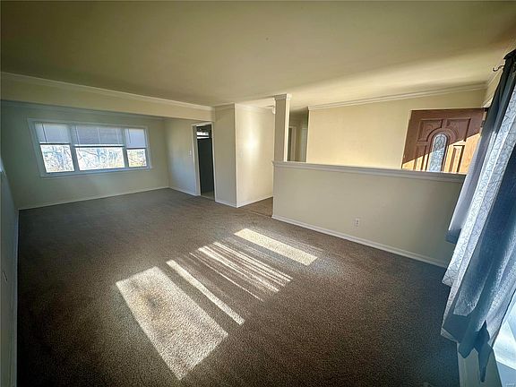 4th image of 443 Brookside Ln