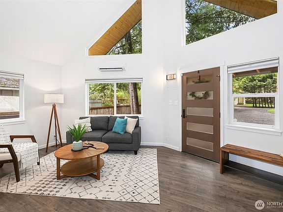 4th image of 9616 Whitecap Drive NW