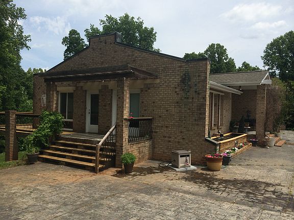 5th image of 105 Mulberry Ct