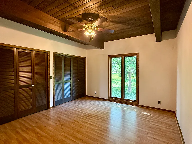 2950 Forestview Cir — Photo 13