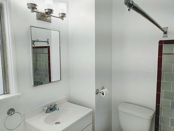 3rd image of 924-34 N Termino Ave
