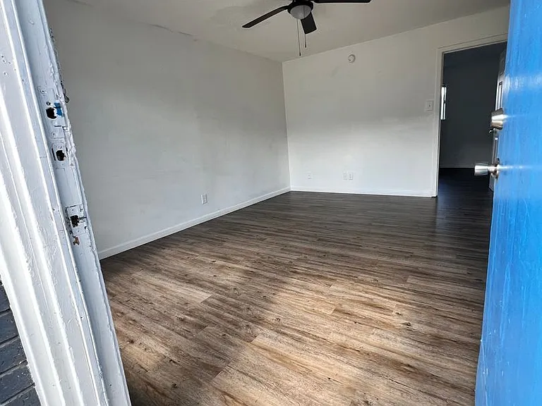 Eastgate Apartments — Photo 1