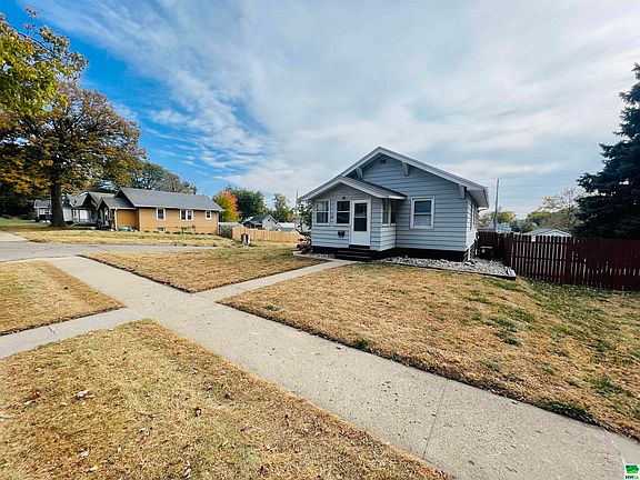 2nd image of 3232 Orleans Ave