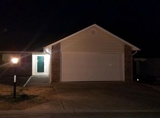 331 Executive Meadows Dr, Lenoir City, TN 37771