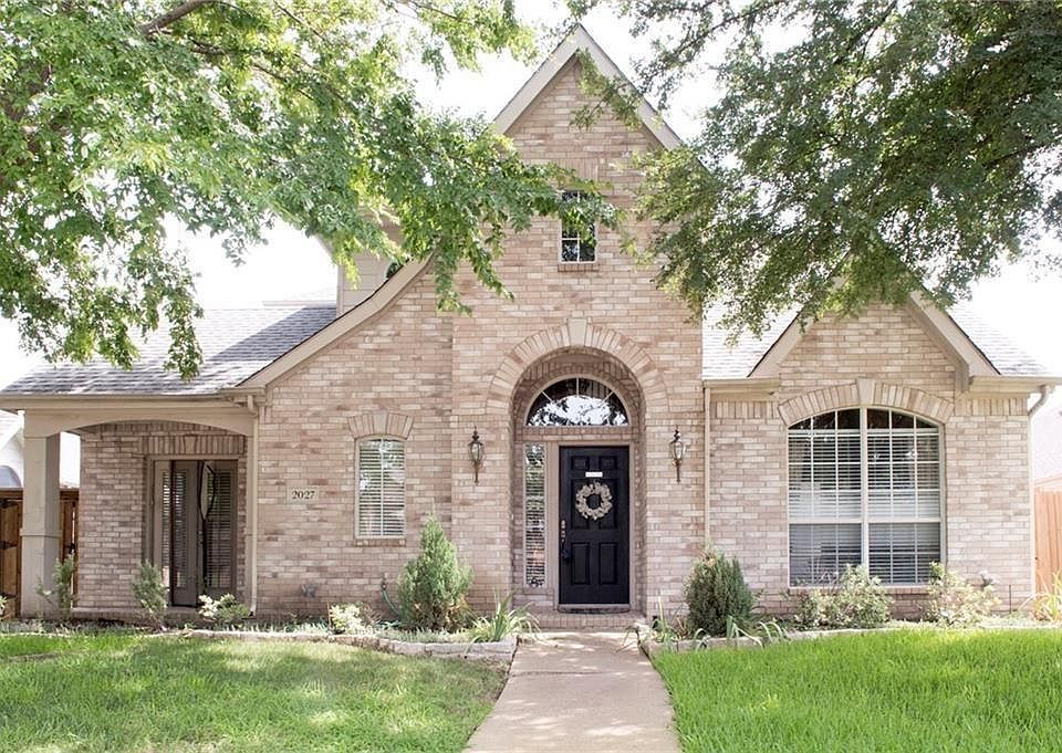 1st image of 2027 Saint Anne Dr