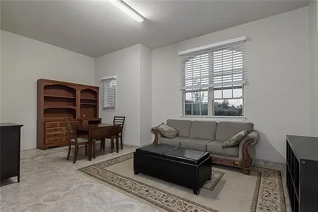 14613 Roselawn Ln — Photo 5