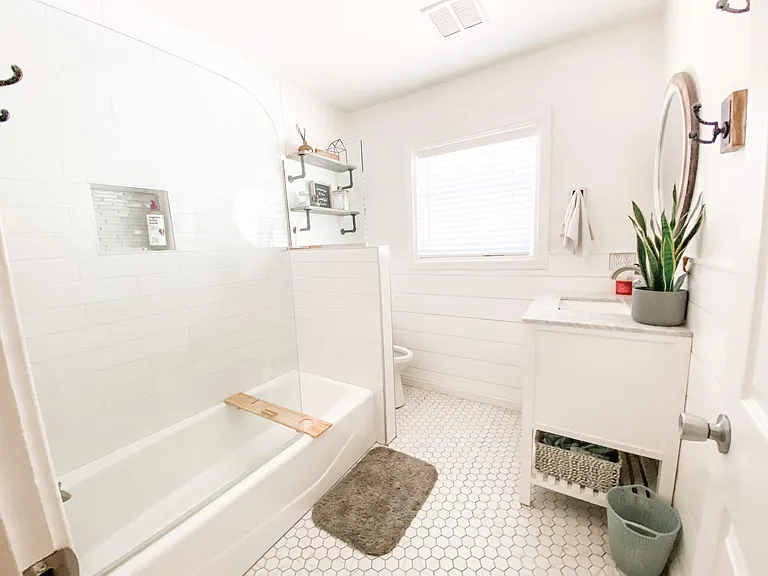 Guest Bathroom