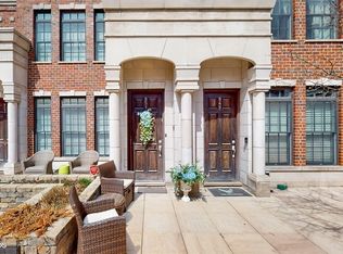 851 Laurel Ave, Highland Park, IL 60035