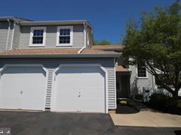 681A Rose Hollow Dr, Yardley, PA 19067