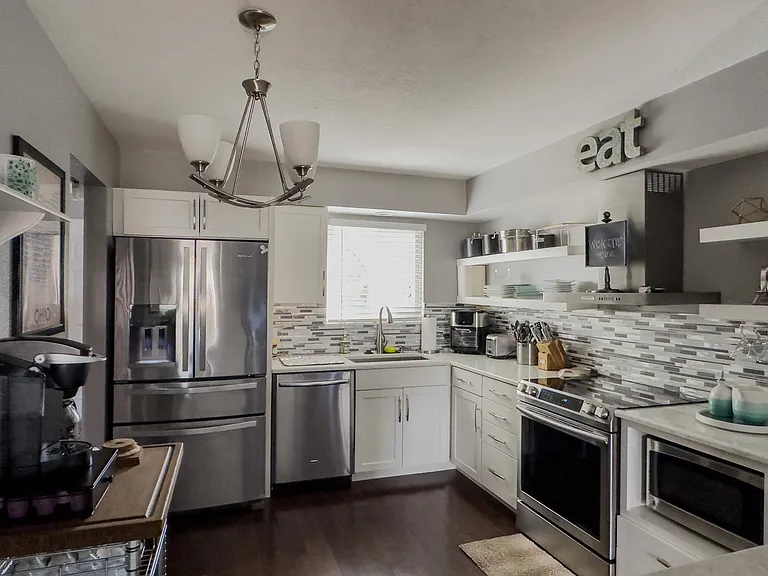 6104 Red Oak Dr #3 — Photo 10