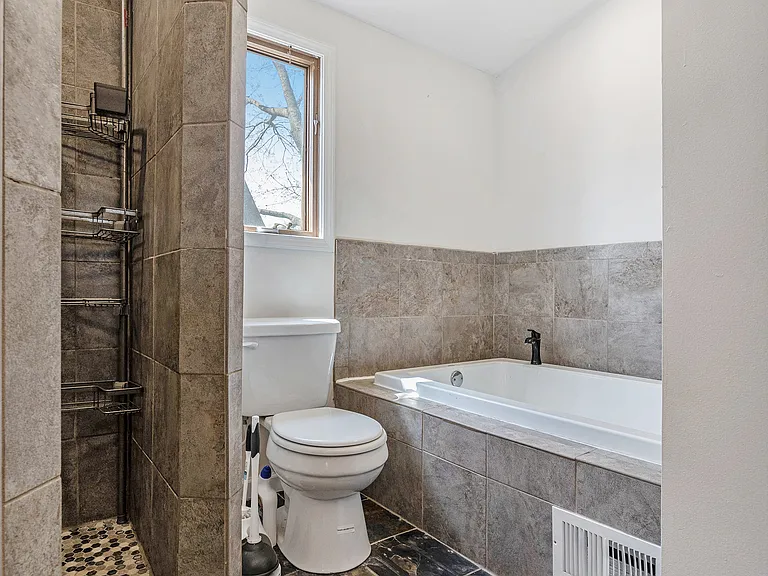 10401 Degrand Dr — Photo 61