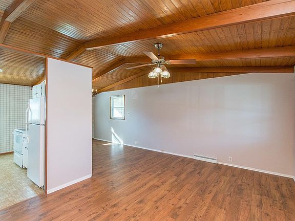 3rd image of 420 Hickory Hill Dr