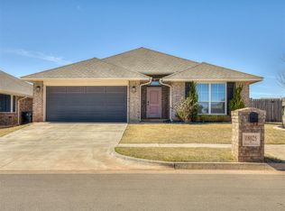 18025 Sunny Stone Ct, Edmond, OK 73012