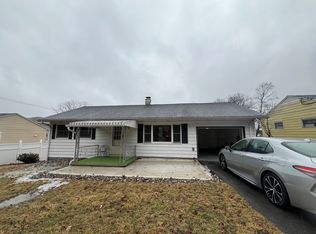 15 Center Ave, Mount Pocono, PA 18344