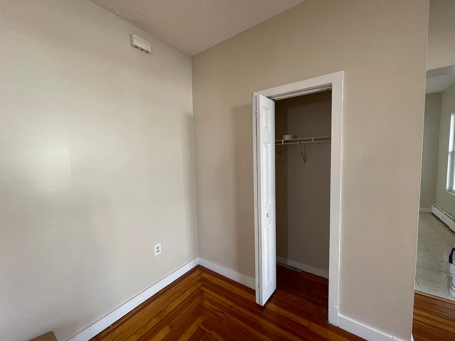 3 bed, 2000 sqft, $2,950 — Photo 4