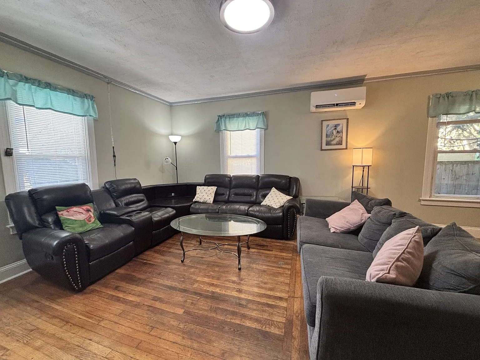 3 bed, 1080 sqft, $2,400 — Photo 4
