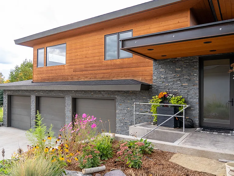 229 Arbour Dr E — Photo 13