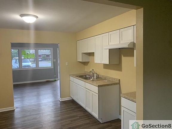 3rd image of 14729 Lincoln Ave