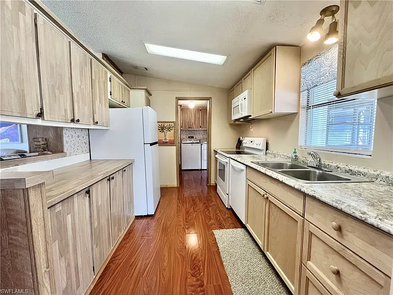 573 Cape Florida Ln — Photo 11
