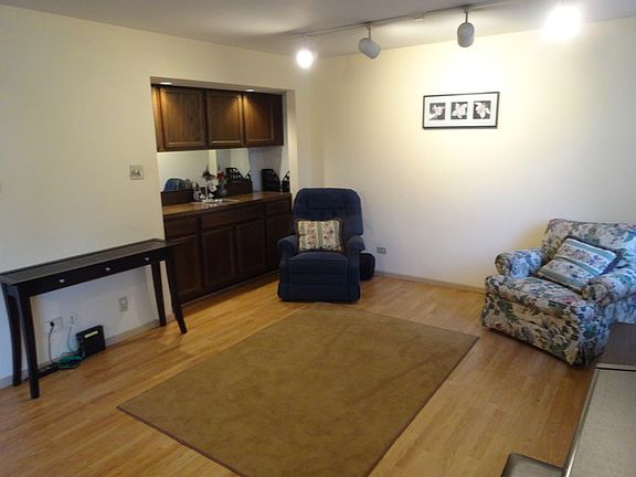 3rd image of 1508 S Fairfield Ave APT 6A