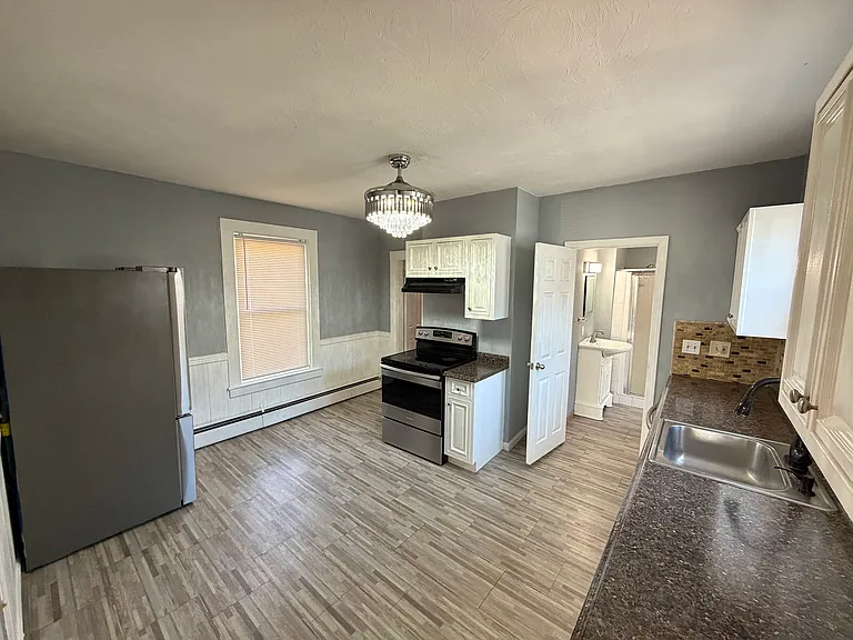 30 Riverview St #2 — Photo 7