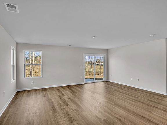 5th image of 174 N Squires Run Ln
