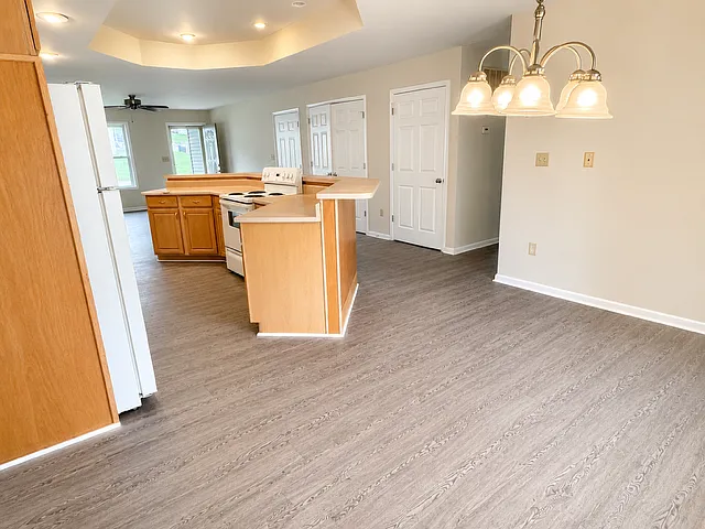 410 Donna Ln #410 — Photo 6