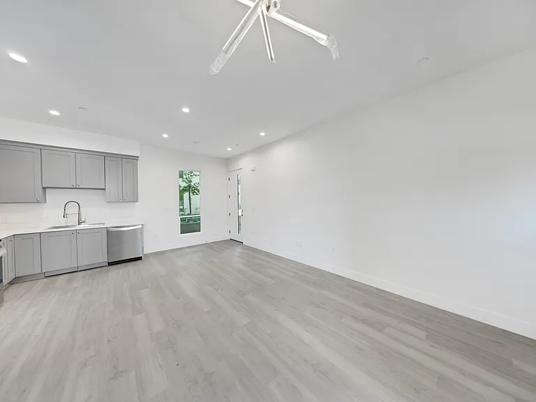 973 E Del Mar Blvd #104 — Photo 15