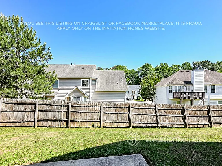 909 Lakeside Ct — Photo 17