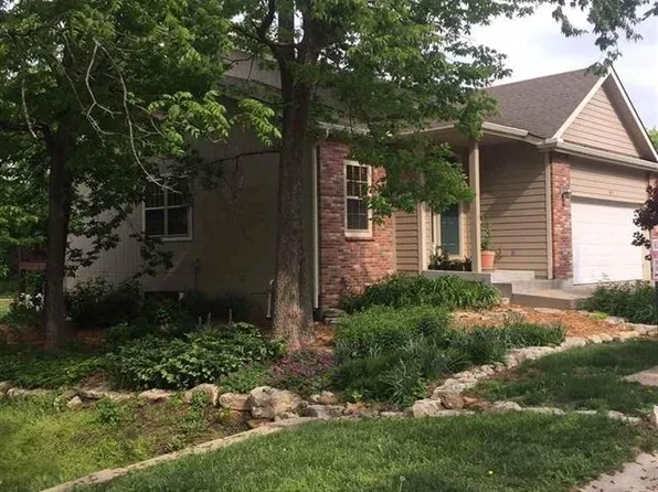 1413 Anthony Michael Dr, Lawrence, KS 66049