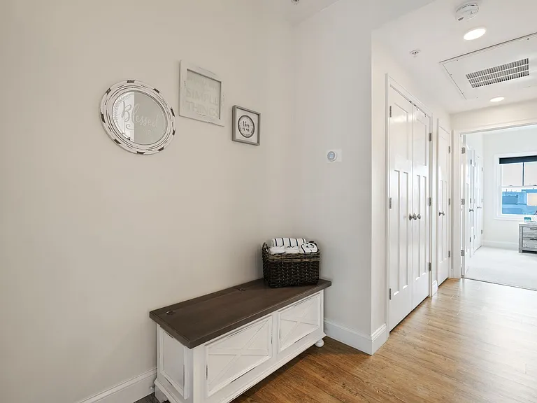 128 Ashworth Ave #307 — Photo 17