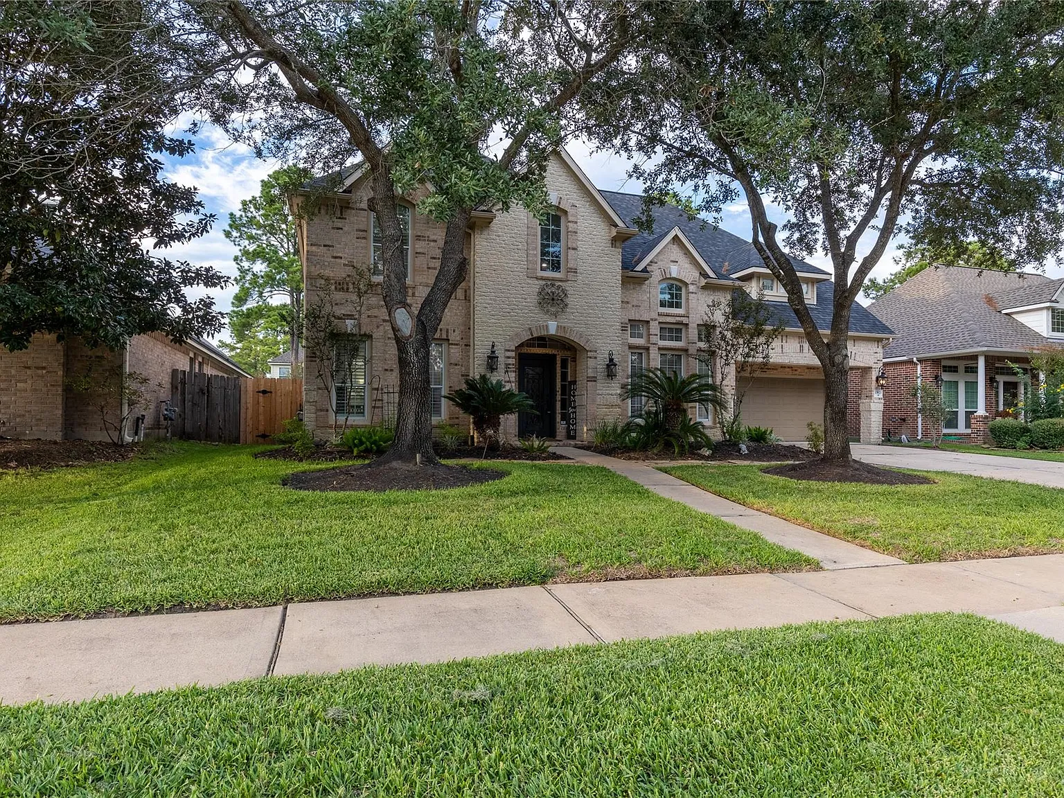 5 bed, 3.5 bath, 4132 sqft, $3,750 — Photo 4