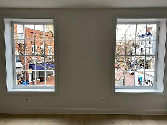 4th image of 152 Main St #201