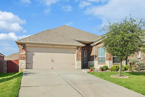 2304 Redbud Dr Photo 1