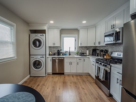 2nd image of 467 Hobson Ave