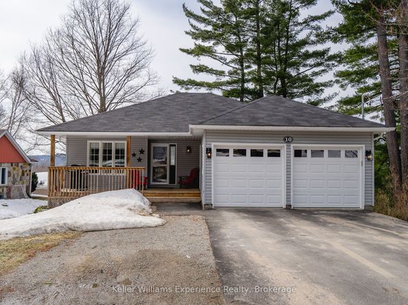 10 Clarence Ave, Penetanguishene, ON L9M 1A9