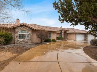 7555 El Manor Rd, Oak Hills, CA 92344