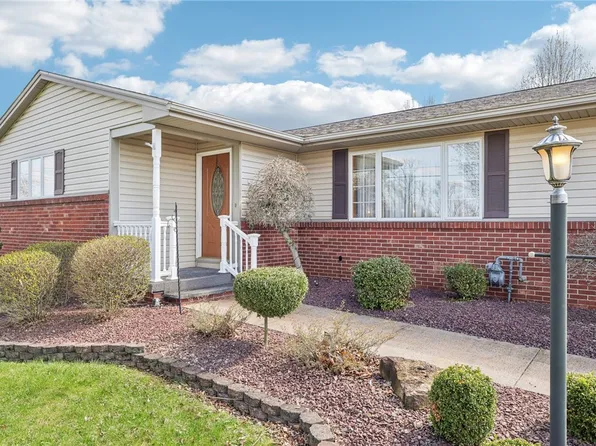 1015 Richview Dr, New Castle, PA 16101