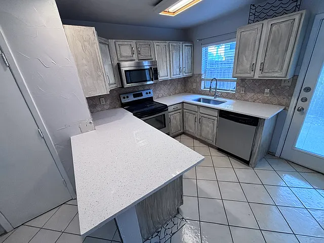 617 Carriagehouse Ln #E-3 — Photo 19