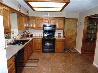 2nd image of 1436 E Sheridan Bridge Ln