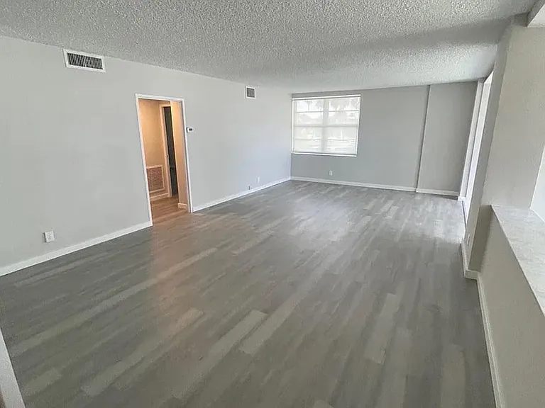 3600 Galt Ocean Dr #1C — Photo 4