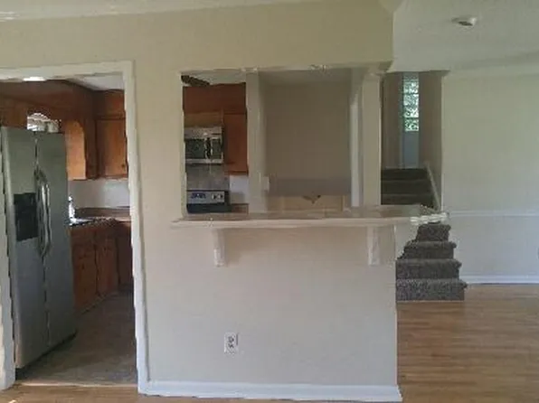 441 Cimarron Dr, Fayetteville, NC 28303